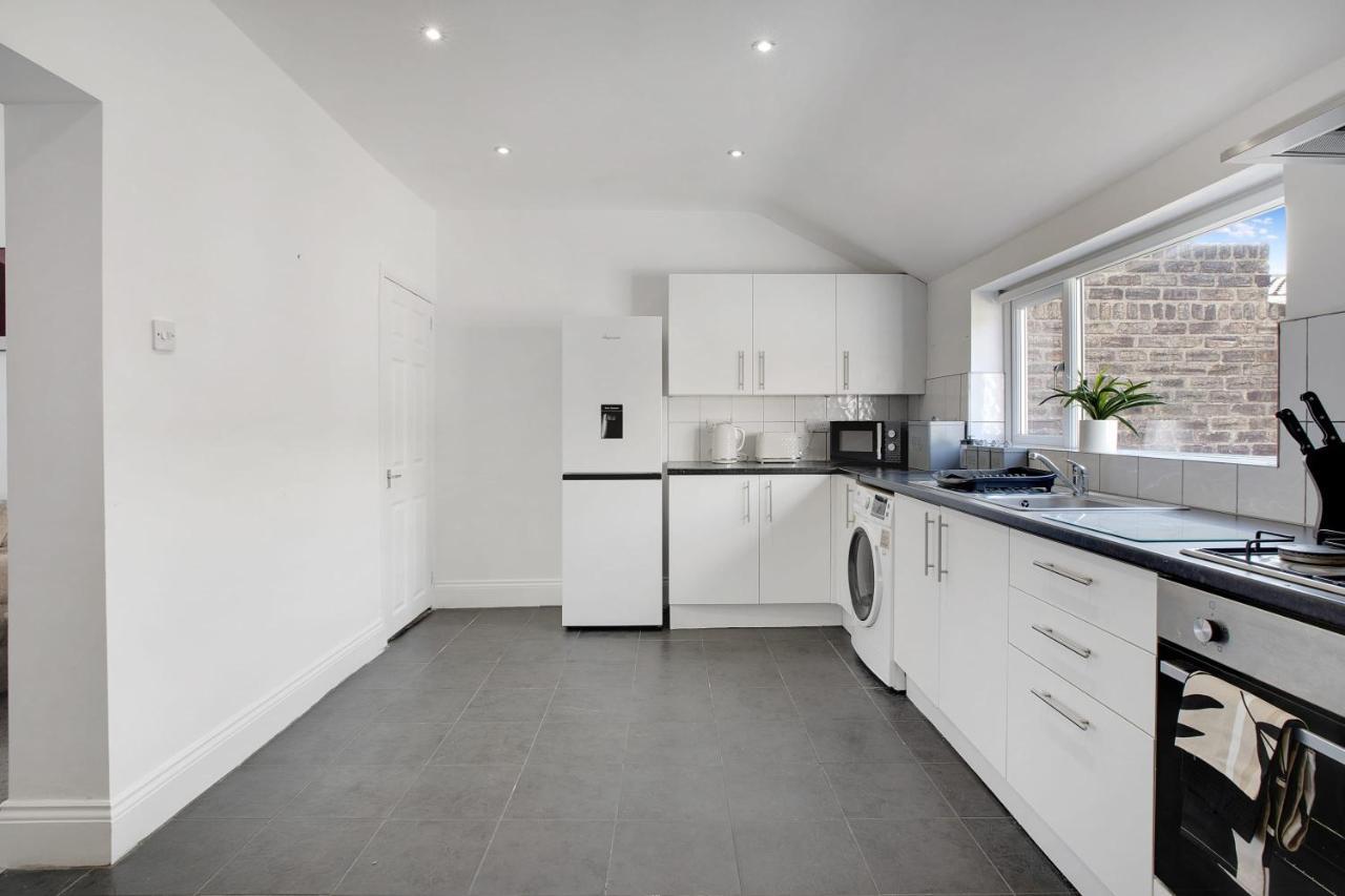 Elegantly 2-Bedroom In Ashington, Sleeps 3 애싱턴 외부 사진