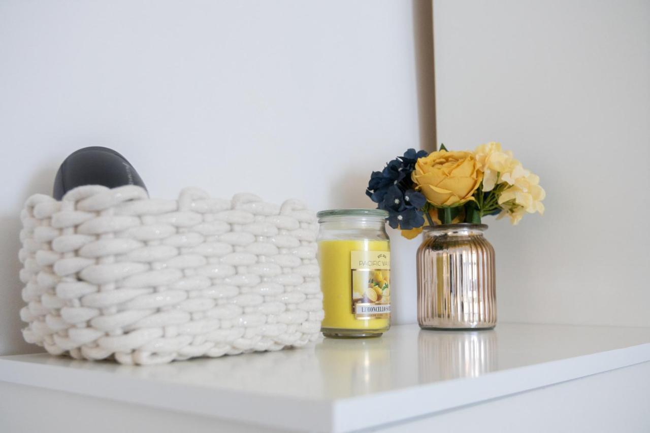 Elegantly 2-Bedroom In Ashington, Sleeps 3 애싱턴 외부 사진