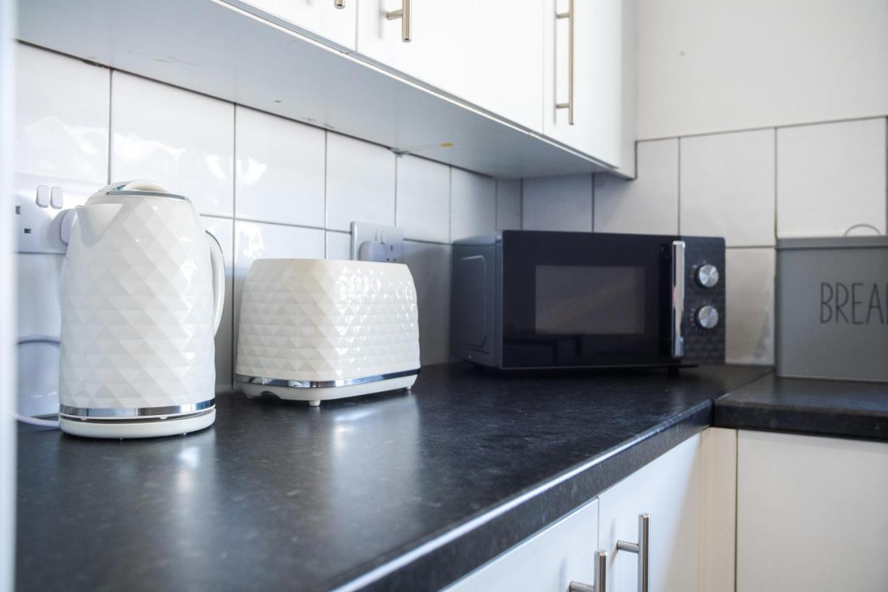 Elegantly 2-Bedroom In Ashington, Sleeps 3 애싱턴 외부 사진